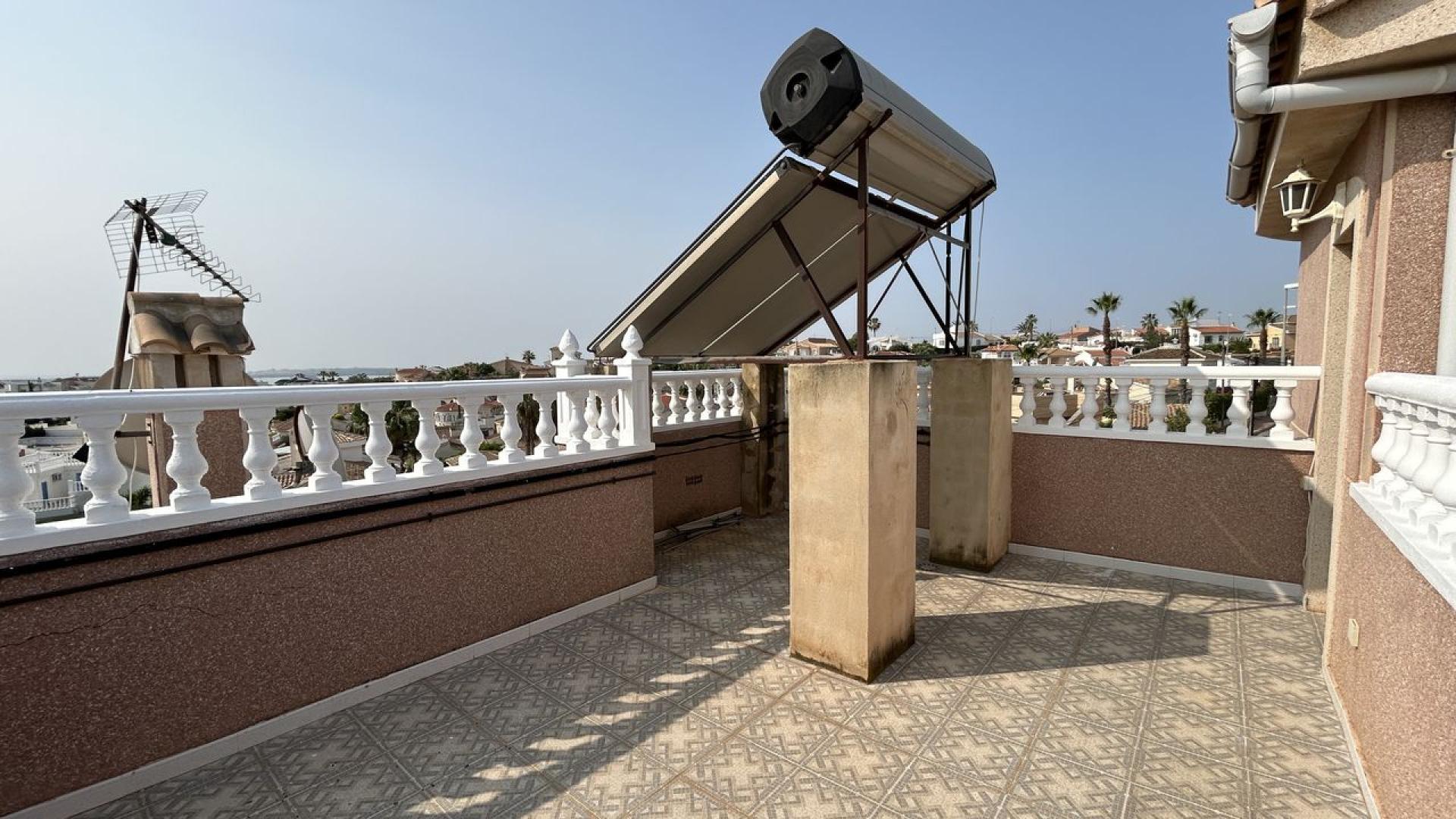 Ciudad Quesada, 328m2 villa med 5 sovrum och 1500m2 tomt