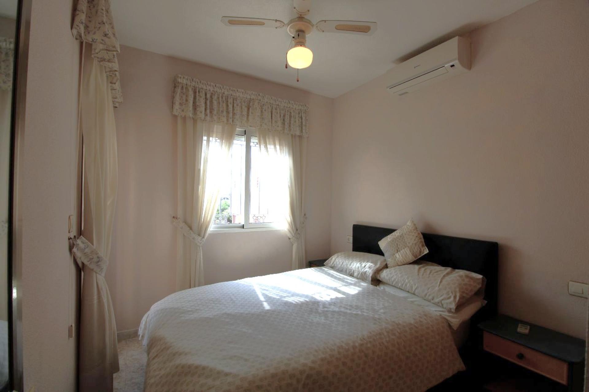 Orihuela Costa, Playa Flamenca, Radhus med 3 sovrum och 2 badrum