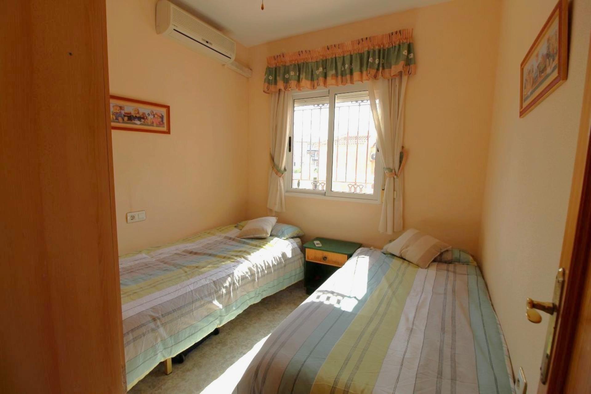 Orihuela Costa, Playa Flamenca, Radhus med 3 sovrum och 2 badrum