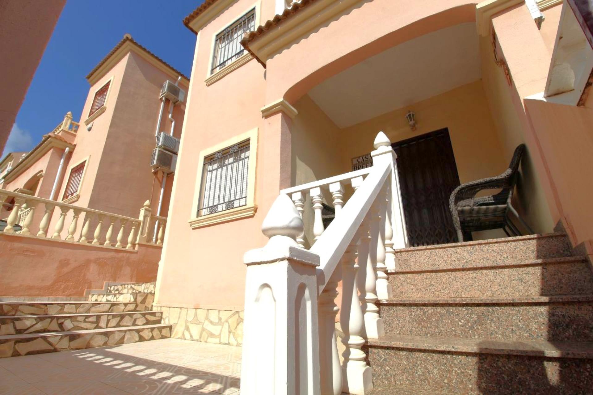 Orihuela Costa, Playa Flamenca, Radhus med 3 sovrum och 2 badrum