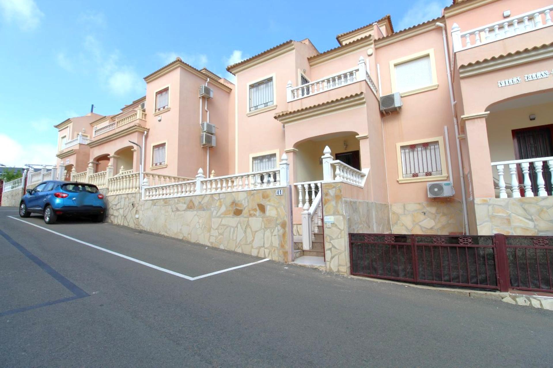 Orihuela Costa, Playa Flamenca, Radhus med 3 sovrum och 2 badrum