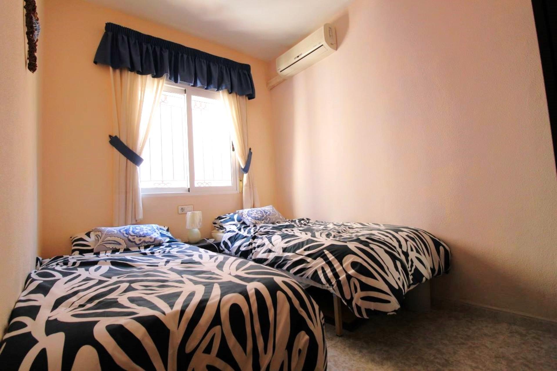 Orihuela Costa, Playa Flamenca, Radhus med 3 sovrum och 2 badrum