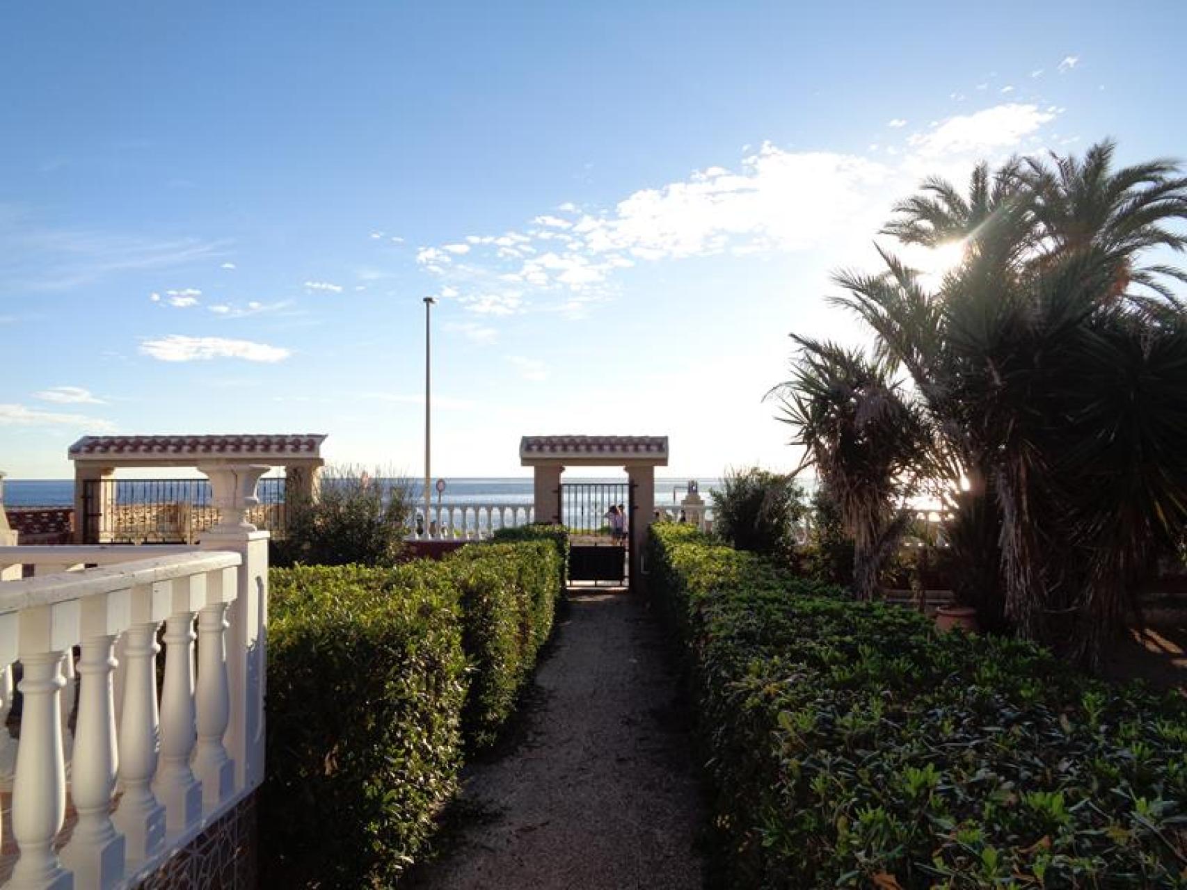 Torrevieja, Rocio Del Mar, Strandvilla mit 1200 m² Grundstück