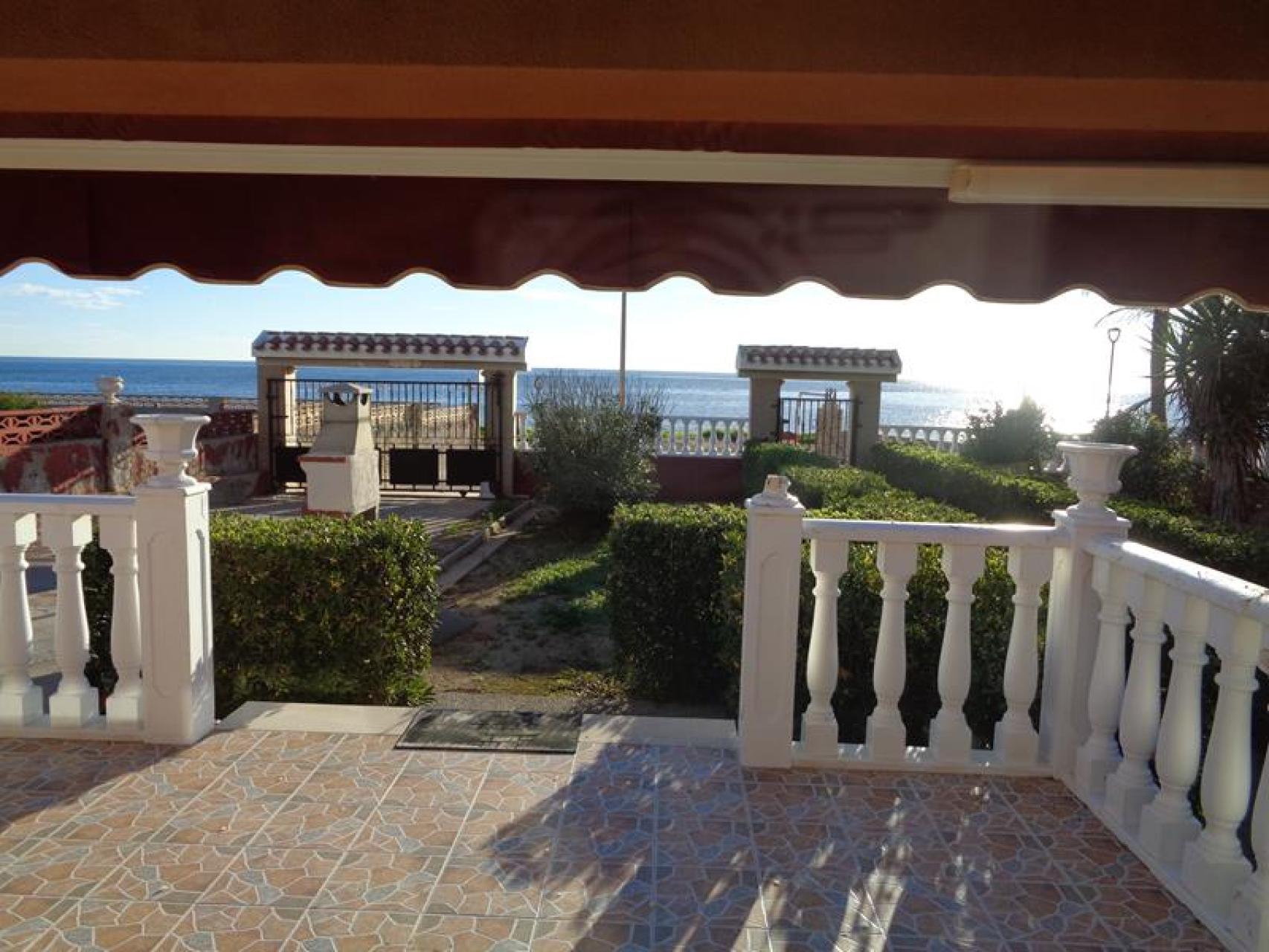 Torrevieja, Rocio Del Mar, Strandvilla mit 1200 m² Grundstück