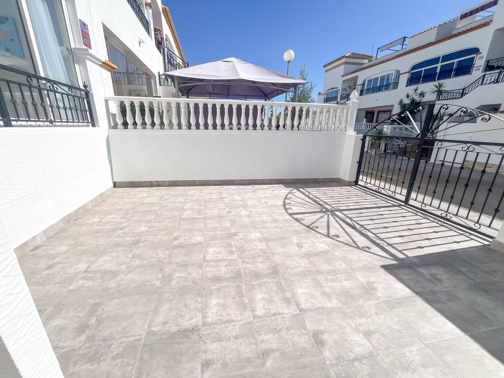 Entre Naranjos, Bungalow planta baja con piscina comunitaria