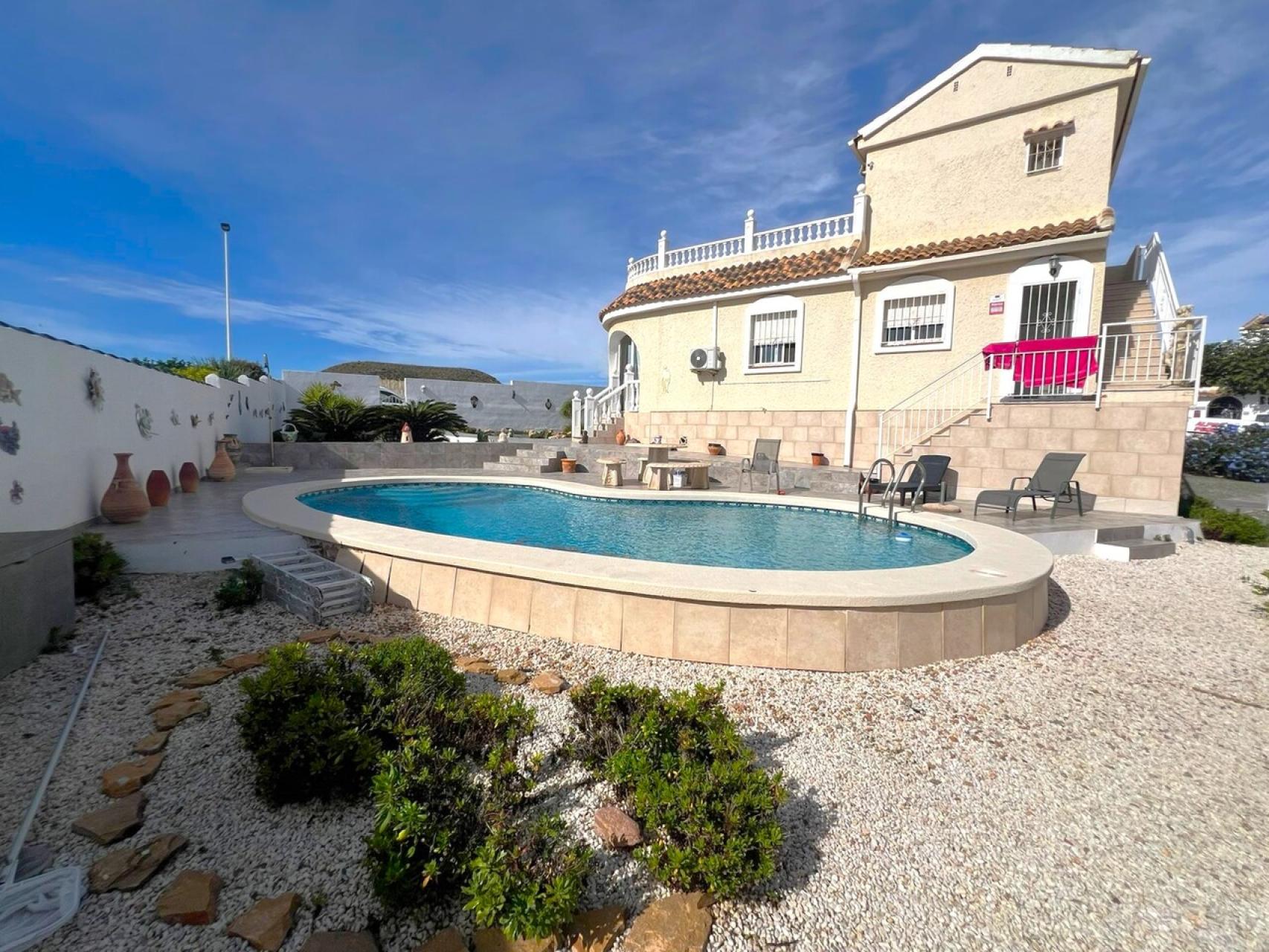 Camposol, Villa Independiente con 3 dormitorios y 3 baños