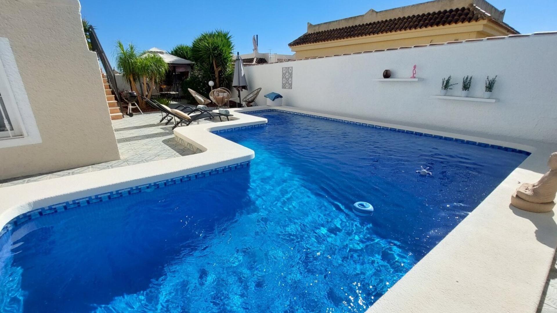 Camposol, Villa Independiente con 3 dormitorios y 2 baños