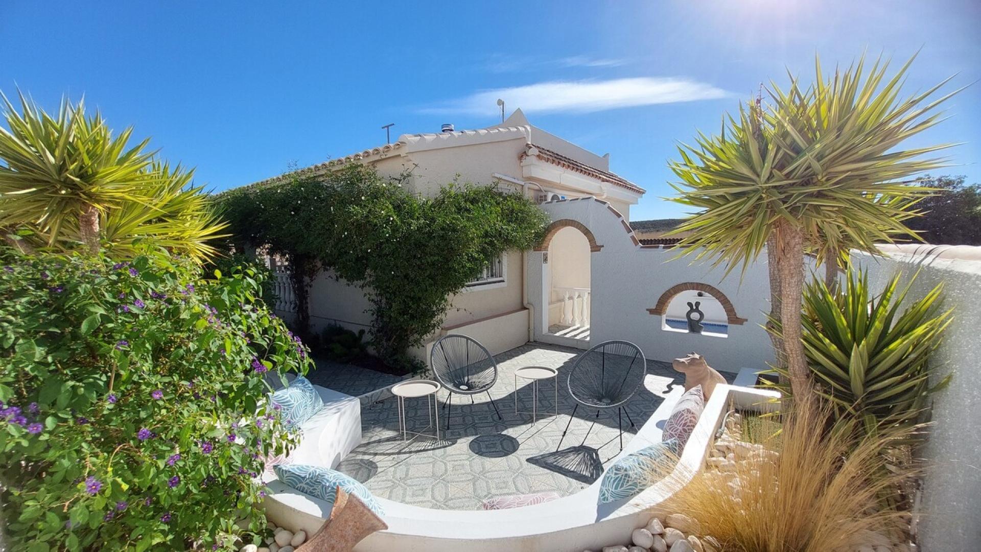 Camposol, Villa Independiente con 3 dormitorios y 2 baños